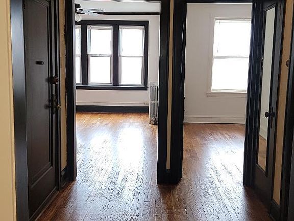 3rd image of 3103 N Francisco Ave APT 2