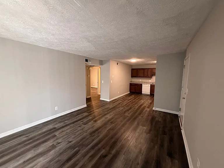 The Brownstone Apartments — Photo 7