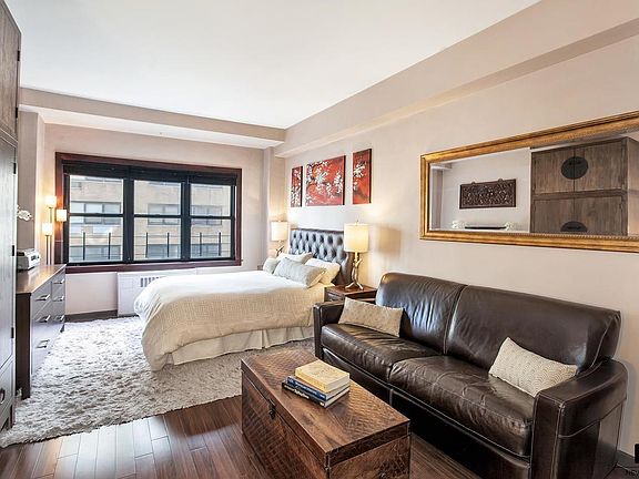 5th image of 301 E 48th St APT 14C