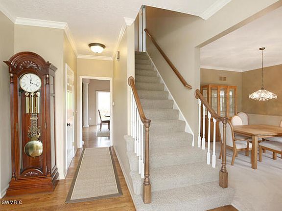 2nd image of 5094 Abbeydale Dr SE