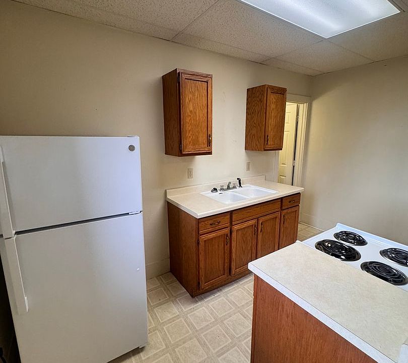 2nd image of 623 Jefferson Ave #10