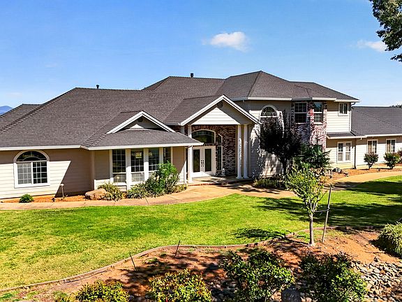 3rd image of 18870 Country Hills Dr