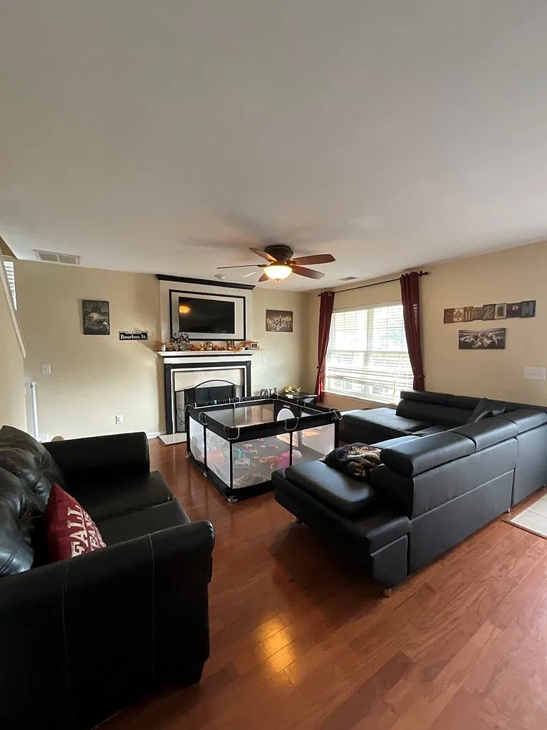 4 bed, 3.5 bath, 1832 sqft, $2,300 — Photo 3