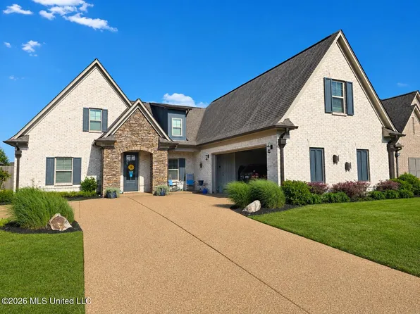 1070 Upchurch Dr, Olive Branch, MS 38654