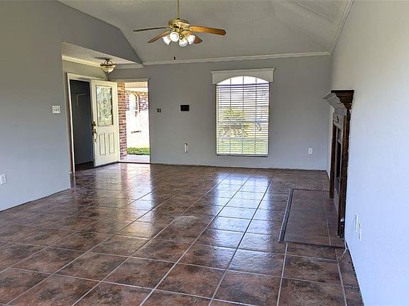 3rd image of 157 Tammy Dr