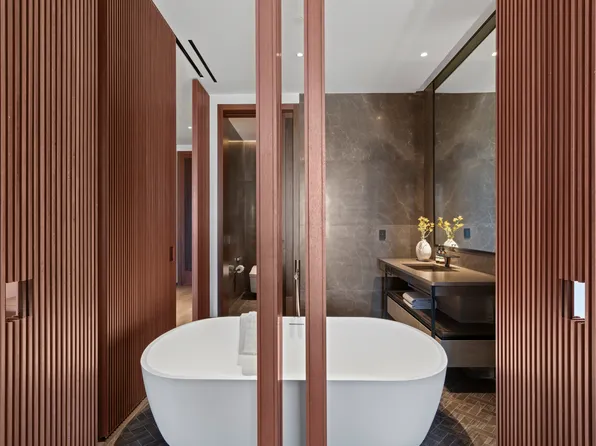 730 Fifth Avenue image 16 of 46