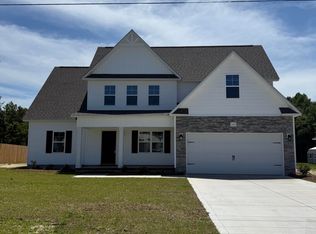 529 Orchard Creek Dr, Richlands, NC 28574