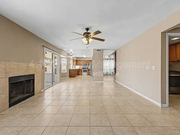 3236 E Hiddenview Dr — Photo 12