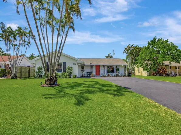 1806 Laurel Lane, Lake Clarke Shores, FL 33406