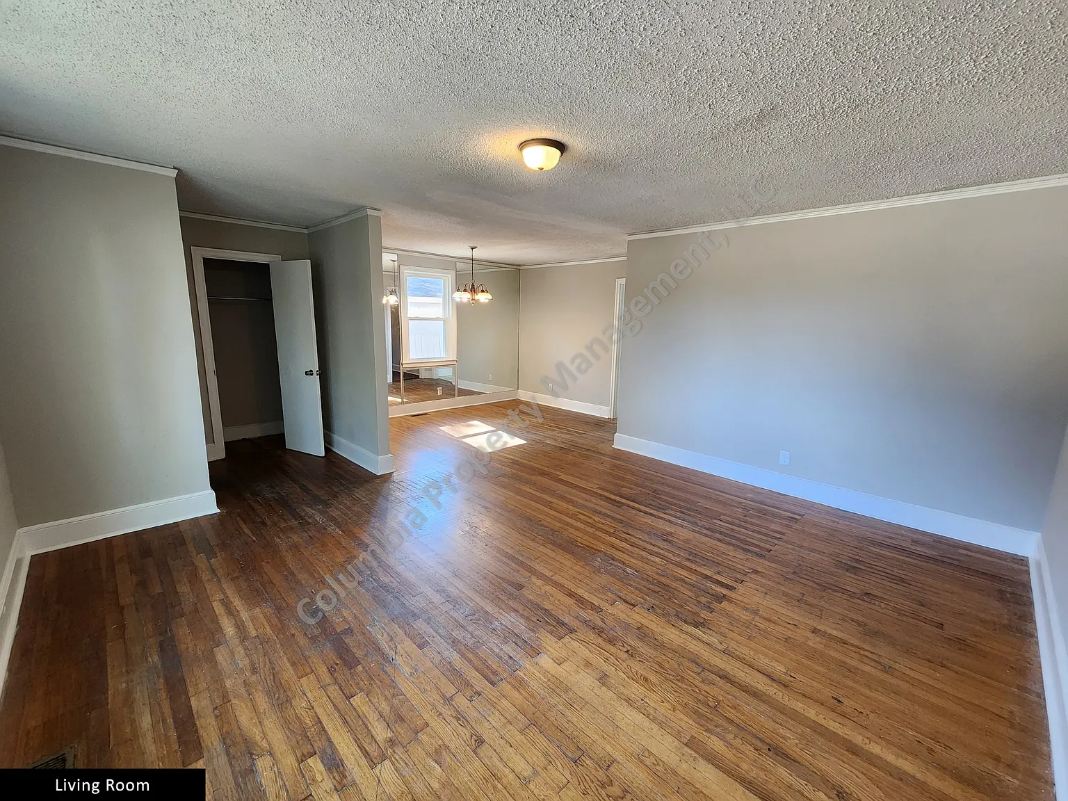 3 bed, 1200 sqft, $1,300 — Photo 2
