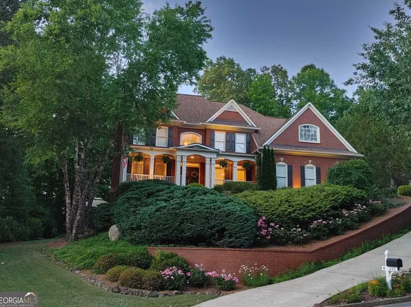 203 Cedarhurst Dr, Canton, GA 30115