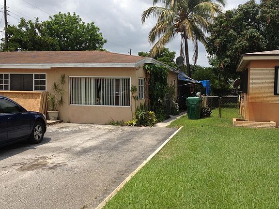 4th image of 2712 Everglades Dr