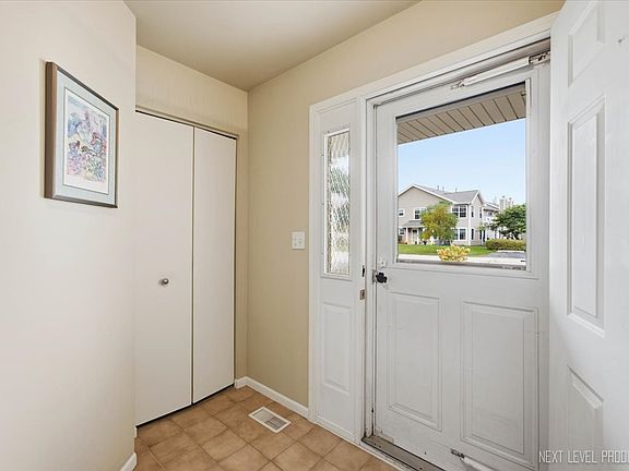4th image of 1457 Clybourne St