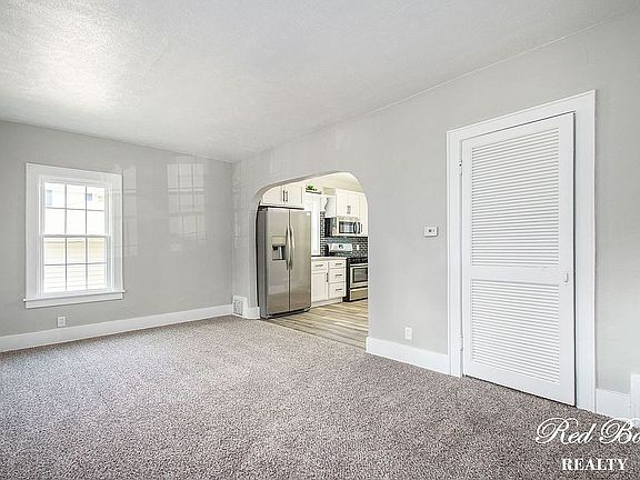 5th image of 2030 Berkley Pl