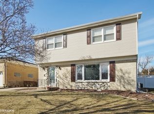 442 Courtesy Ln, Des Plaines, IL