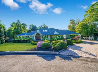 24 Maureen Dr, Mount Sinai, NY 11766