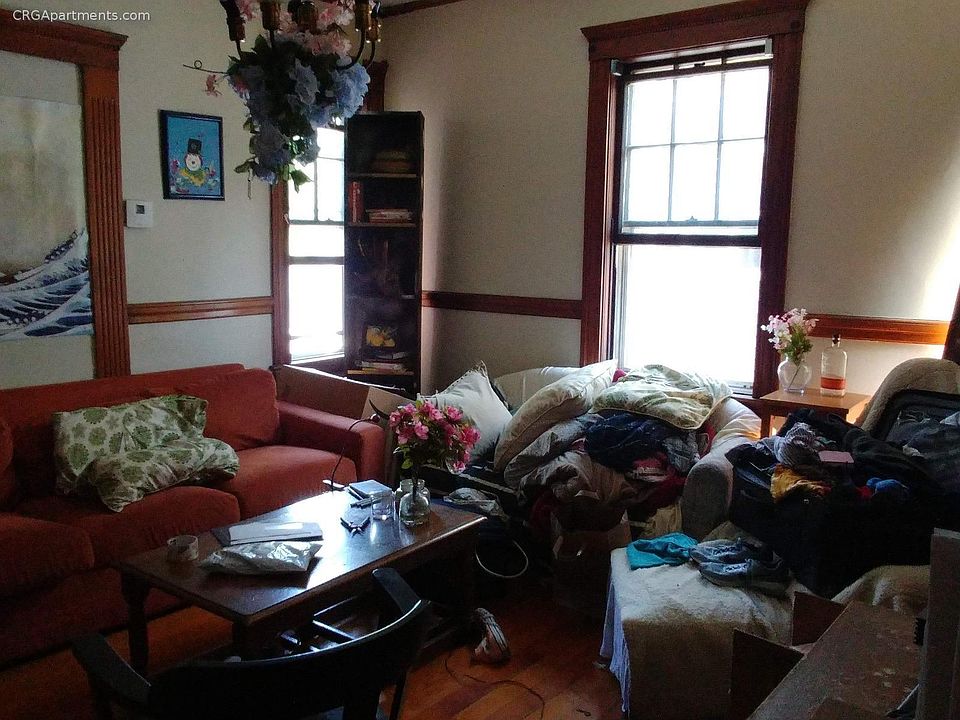 2nd image of 85 Bristol Rd #2