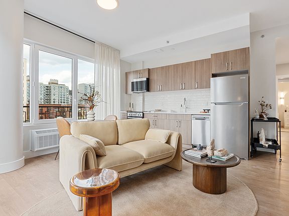 5th image of 286 Rider Ave #101