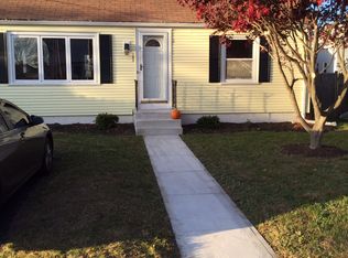 103 Grovedale St, Warwick, RI 02888