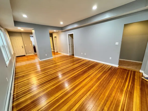 384 Bedford St #1, New Bedford, MA 02740