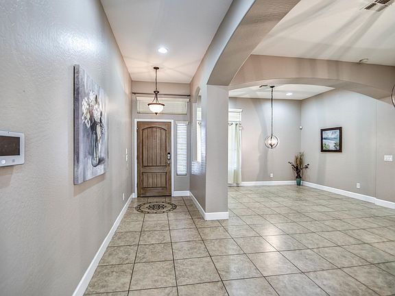 3rd image of 5931 W Poinsettia Dr