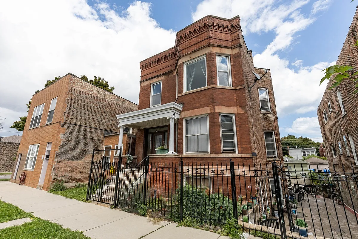 Building Photo - 3405 S Leavitt St #1