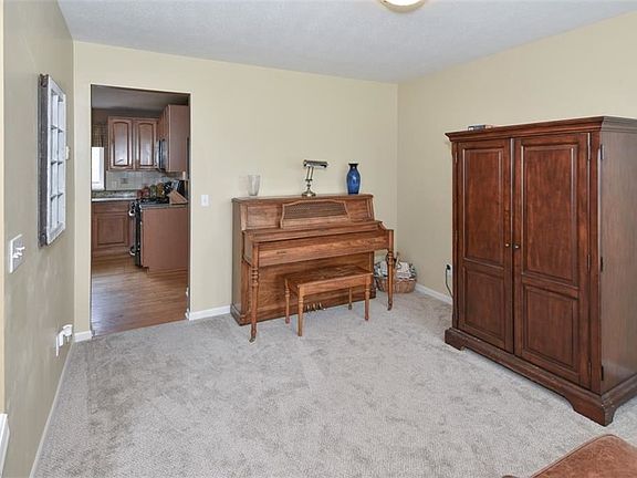 3rd image of 9200 Aaron Ln #37