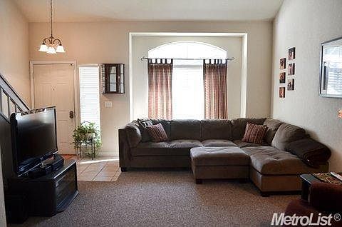 4th image of 1887 Camellia Dr