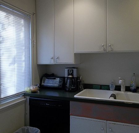 4th image of 105 E Center Ave