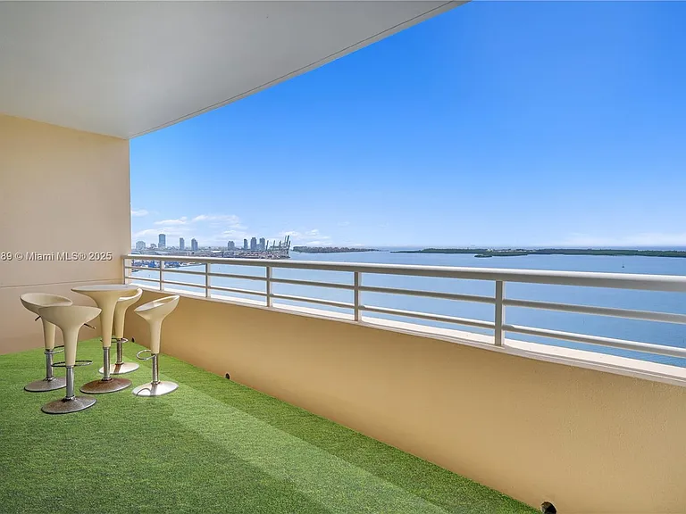 808 Brickell Key Dr #2506 — Photo 28