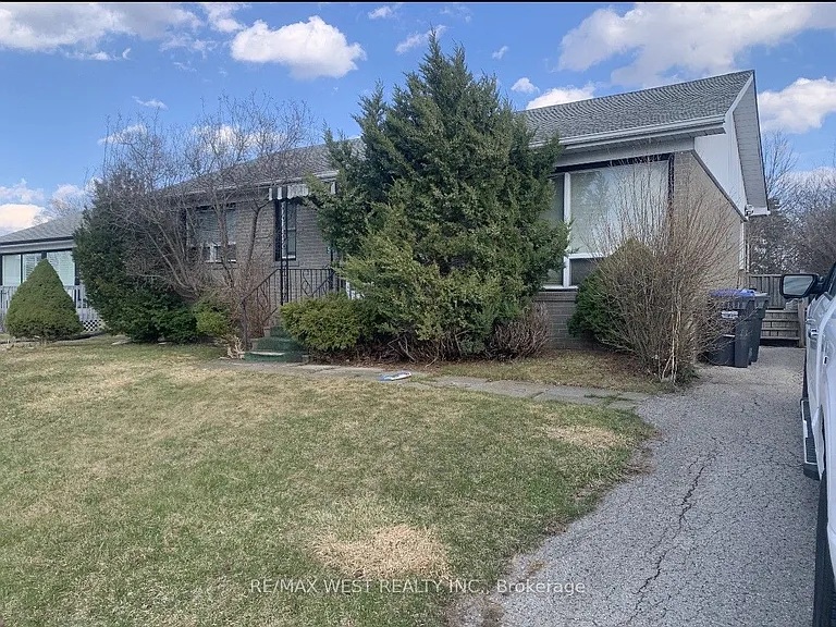56 Stephen Dr — Photo 8
