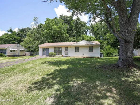 5209 NW Evelyn Dr, Knoxville, TN 37909