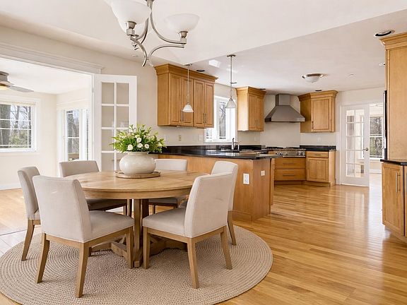 2nd image of 8 Indian Hill Road #L