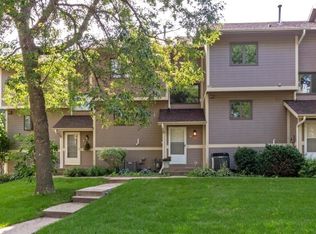 9 Elton Ridge Ct NW, Rochester, MN 55901