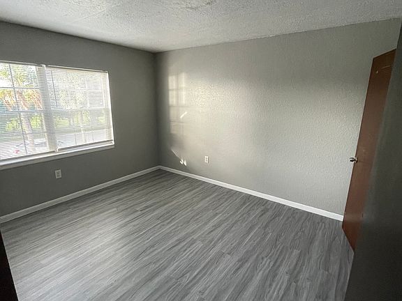 3rd image of 850 34th Ave S #20