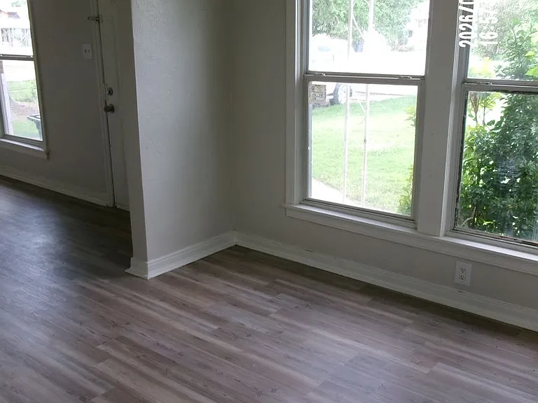 1804 NW Columbia Ave — Photo 13