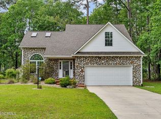 425 Sandlewood Dr NW, Calabash, NC 28467