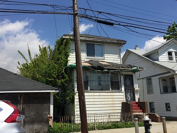 3rd image of 66-10 Thursby Ave