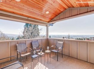 1240 SW 1st St, Dundee, OR 97115