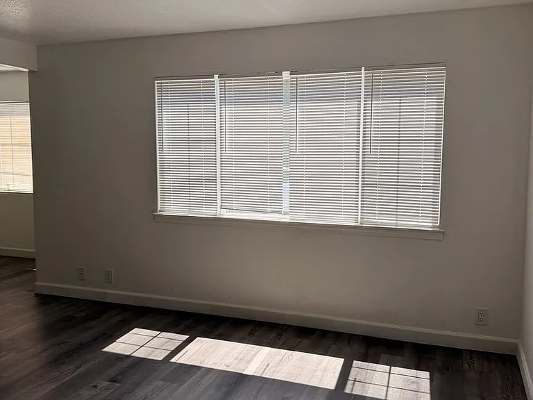 80 Mina Ave — Photo 15