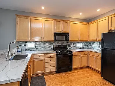 2 bed, 1566 sqft, $3,100 — Photo 4