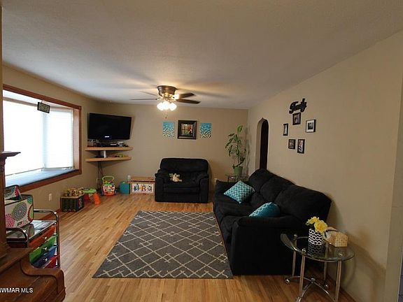 4th image of 206 Kneale Ave S