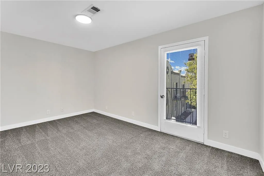 Building Photo - 7083 Burcot Ave #E90