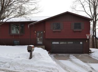 426 McHugh St W, Holmen, WI 54636