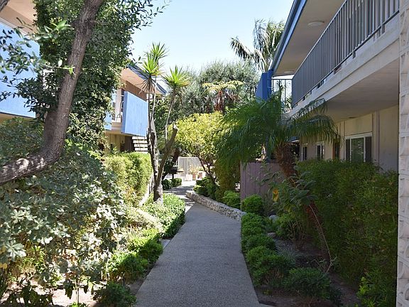 3rd image of 24065 Ocean Ave #352