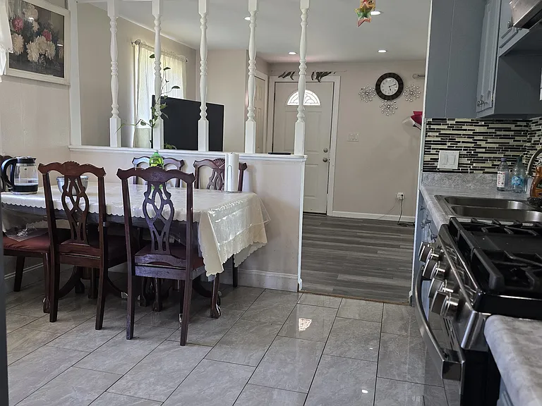 77 Marion Rd — Photo 6