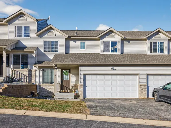 742 Baylee Pl SW, Pine Island, MN 55963