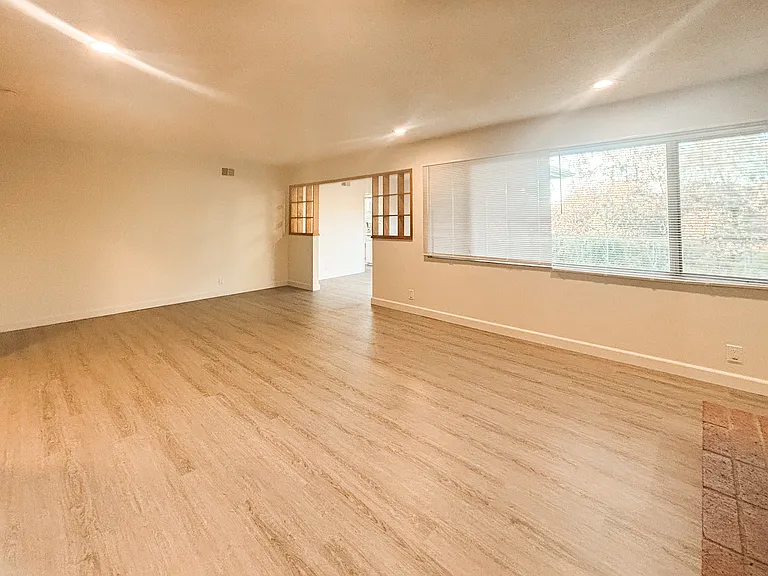 5240 Prosperity Ln — Photo 4