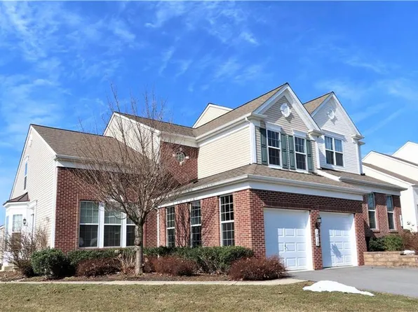 1812 Emerald Dr, Orefield, PA 18069