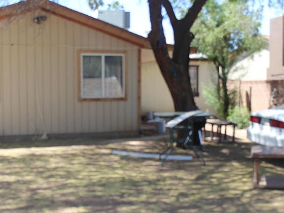 4th image of 8618 W Amelia Ave